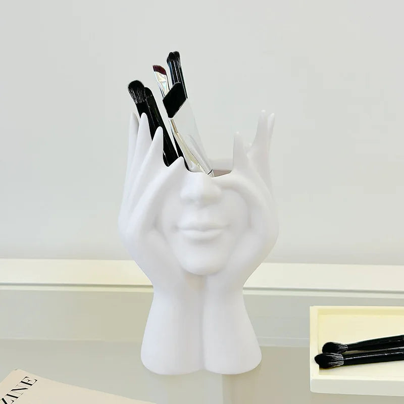 High-Value Makeup Brush Holder with Face Design, Multi-Functional Cosmetic and Pen Holder for Dressing Table and desktop.